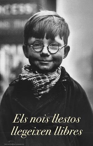 CARTEL LES NOIS LLESTS LLEGEIXEN LLIBRES | 9788416542710 | AA.VV.